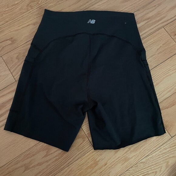 NB Sleek Pocket High Rise RUNNING fitted Short 6" - Picture 2 of 4